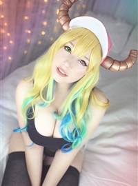 Piadn-lucoa takes a selfie(10)